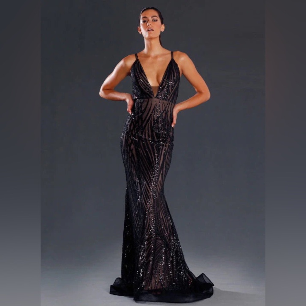 J’adore JX098 Black Mermaid Sequin Gown Size 2 fits a size 0 or 00